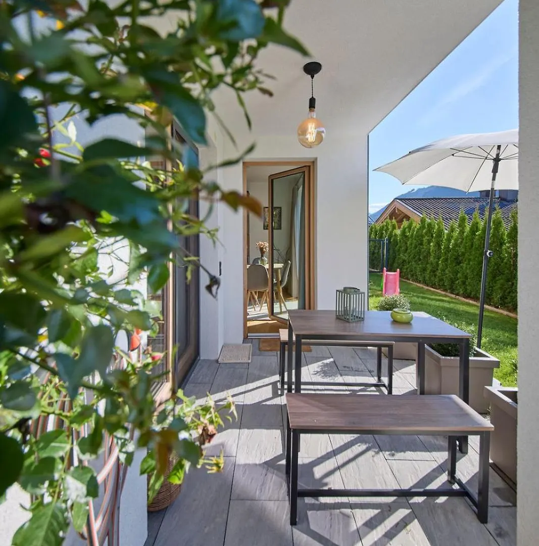 Apartment Hinterglemm Ski-In & Ski-Out Saalbach-Hinterglemm 0*,  Austria