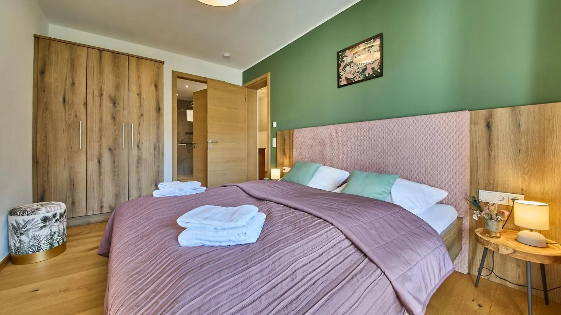 Apartment Hinterglemm Ski-In & Ski-Out Saalbach-Hinterglemm 0*,  Austria